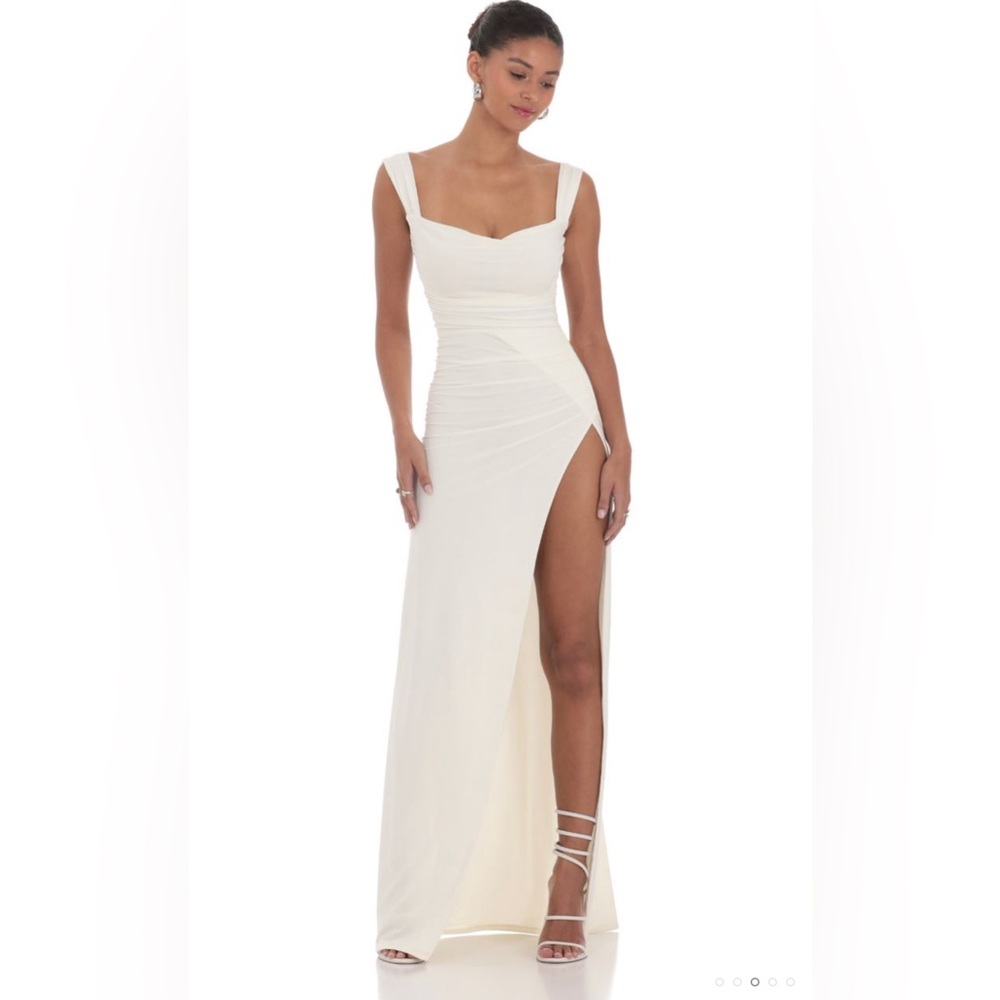 Lucy in the Sky Open Back Bow Maxi Dress in White Size XS